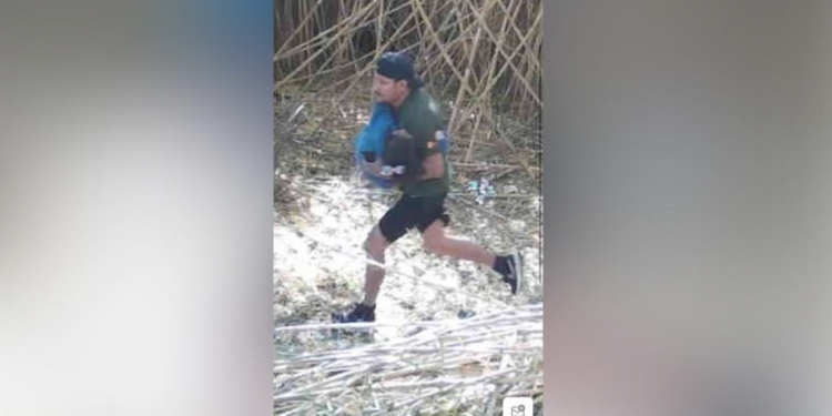 추수감사절 주간 동안 100명 이상의 미성년자 국경에서 발견